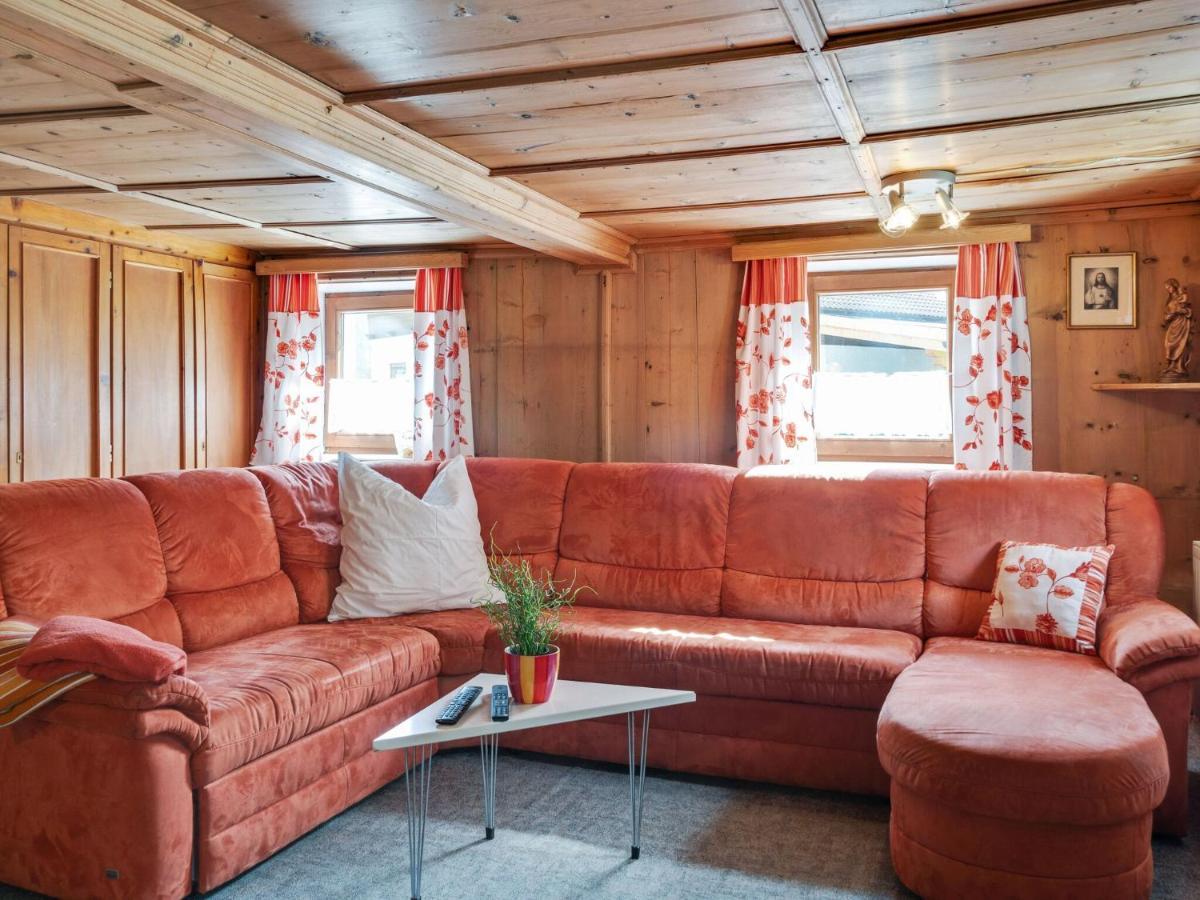 Vintage Holiday Home Near The Ski Bus Stop Langenfeld Luaran gambar